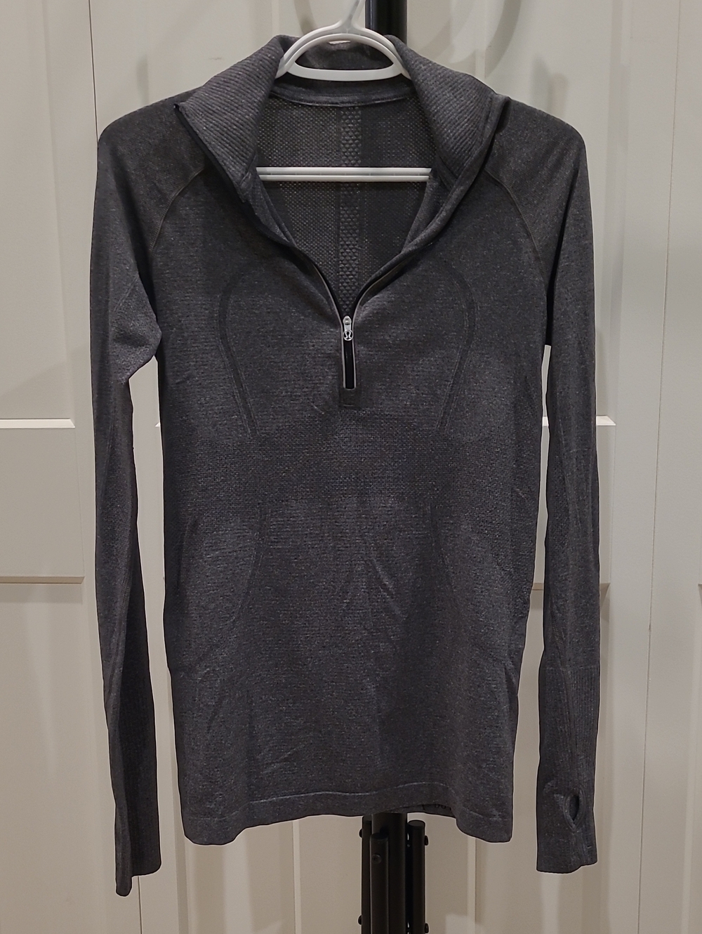 Lululemon Athletica Swiftly Tech Charcoal Quarter 1/4 Zip Performance  Pullover